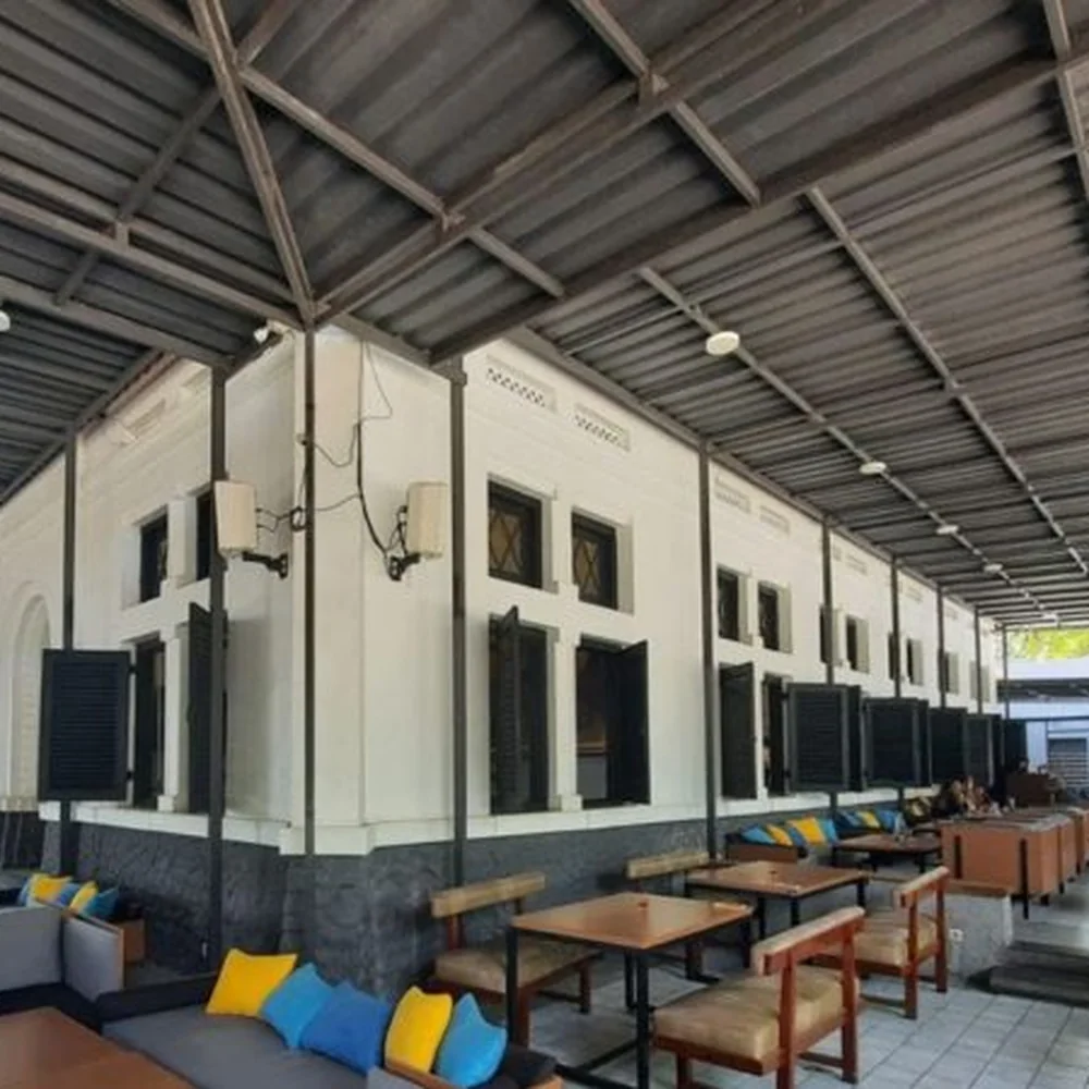Area outdoor Roemah Kentang